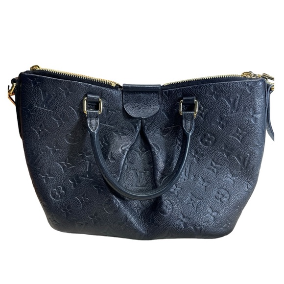 Louis Vuitton Black Shoulder Bag - Picture 13 of 13